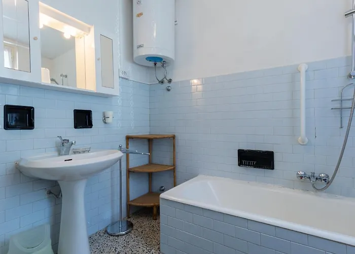 Carolina By Interhome Vakantiehuis Cremia